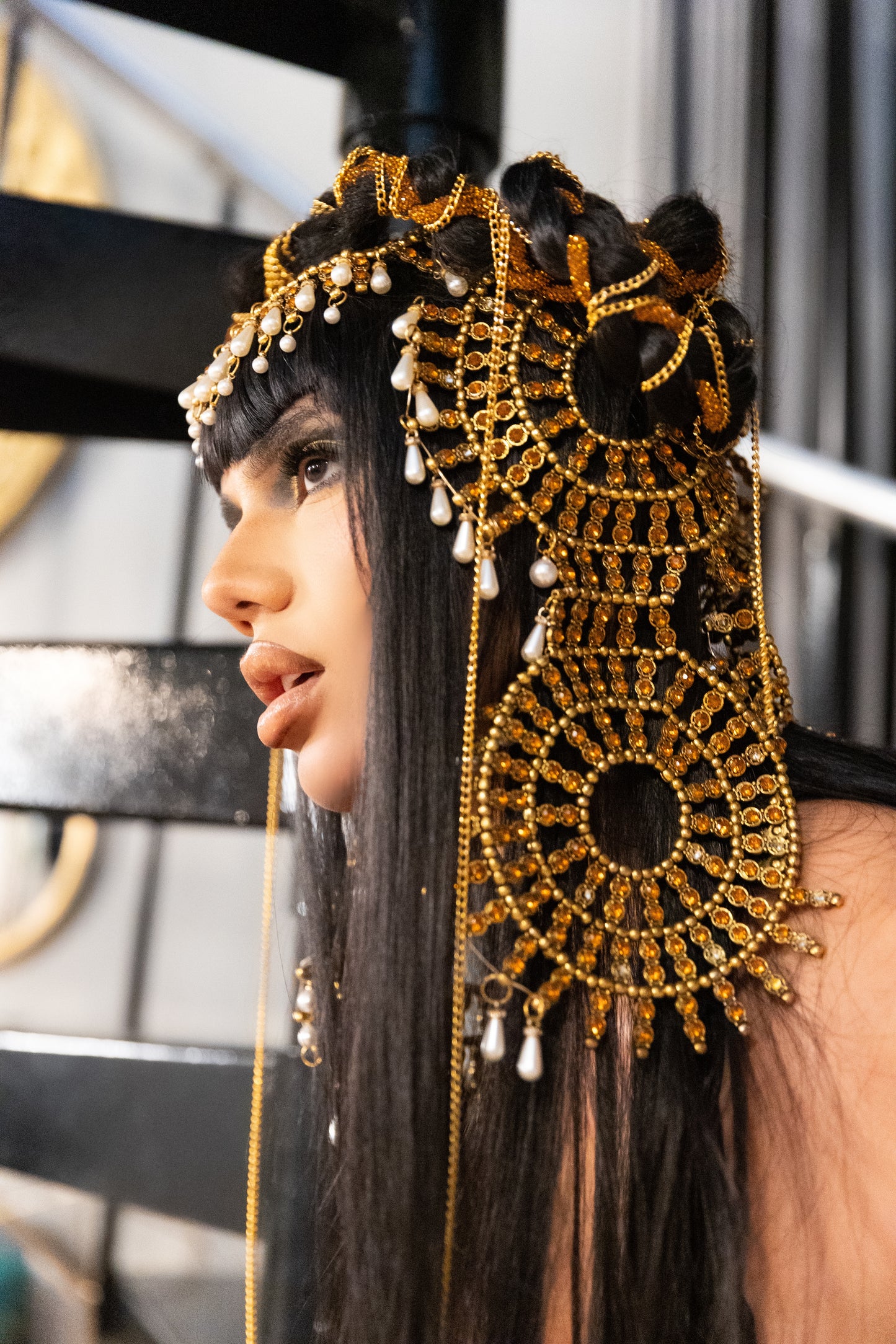 Cleo Wig